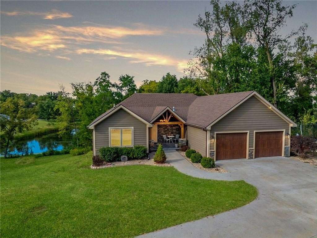 3.47 Acres of Land with Home for Sale in St. Joseph, Missouri
