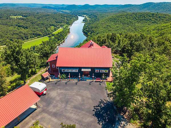 183 Acres of Recreational Land with Home for Sale in Flippin, Arkansas