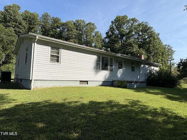5 Acres of Land with Home for Auction in Gate City, Virginia