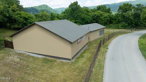 15 Acres of Improved Mixed-Use Land for Sale in Sneedville, Tennessee