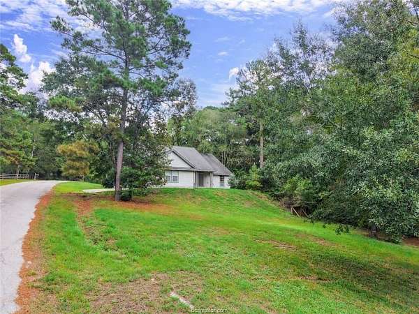 1.5 Acres of Land with Home for Sale in Navasota, Texas