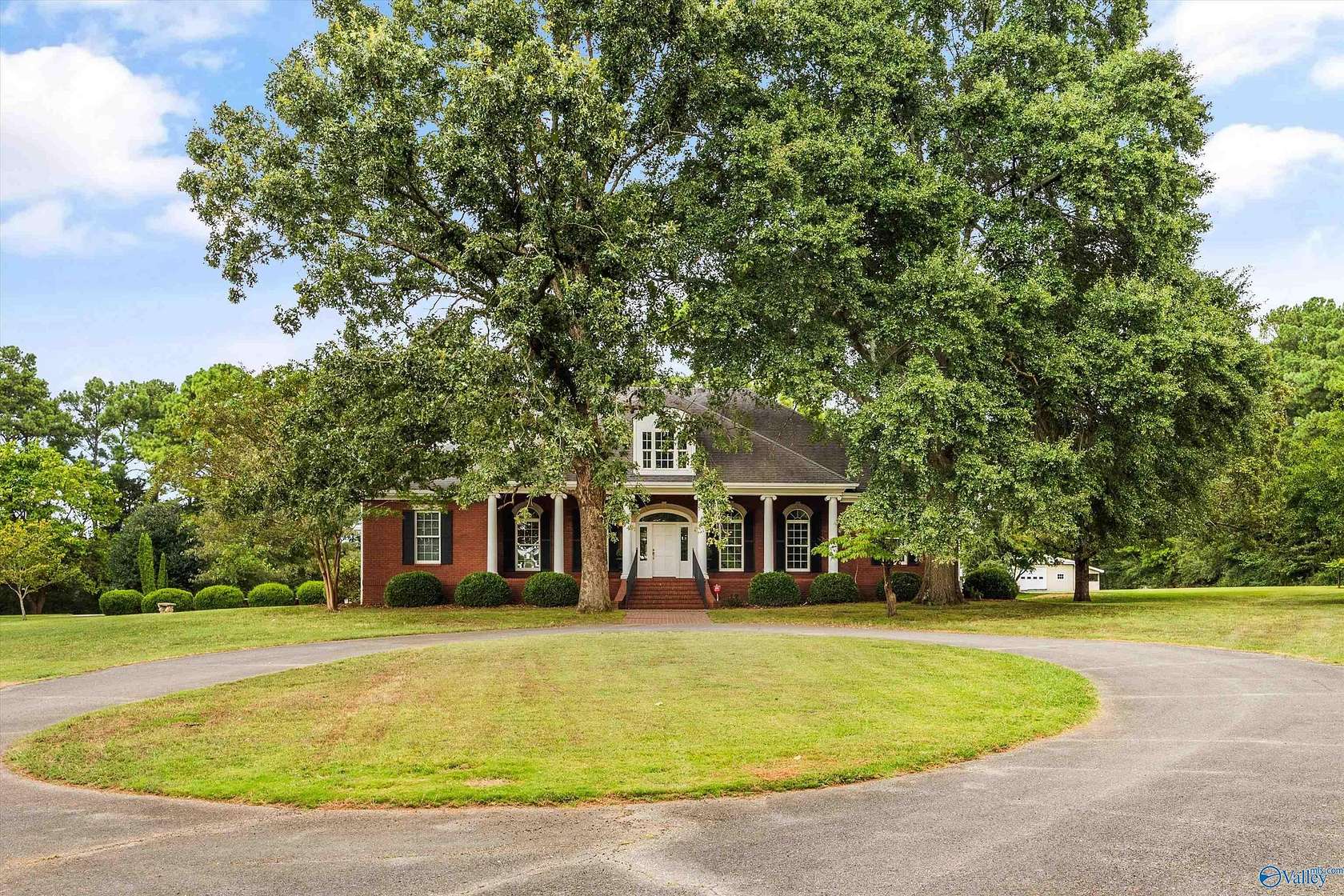 10 Acres of Land with Home for Sale in Athens, Alabama