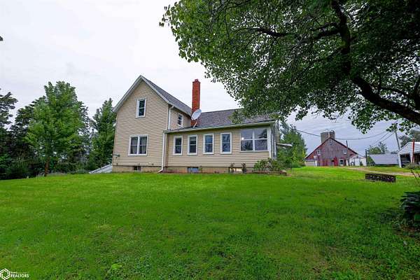 16.8 Acres of Land with Home for Sale in Albion, Iowa