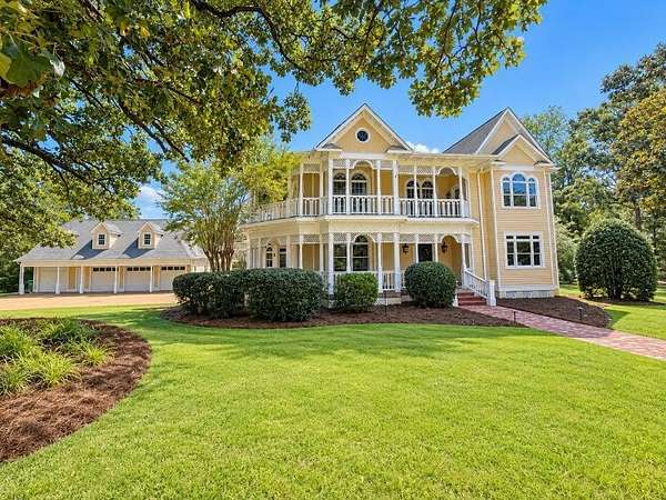 4 Acres of Land with Home for Sale in Tupelo, Mississippi