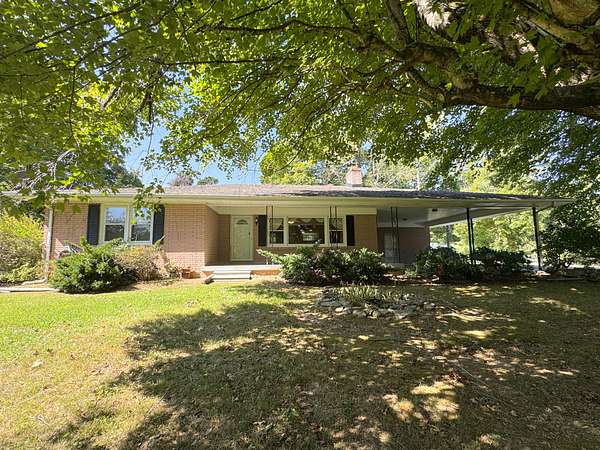 2.2 Acres of Land with Home for Sale in Westmoreland, Tennessee