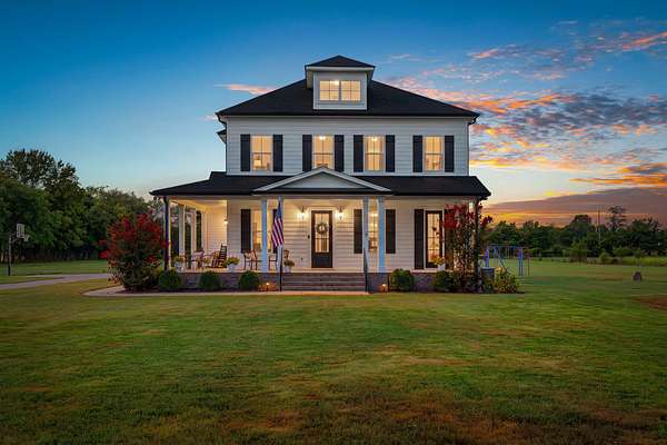 6.53 Acres of Land with Home for Sale in Murfreesboro, Tennessee