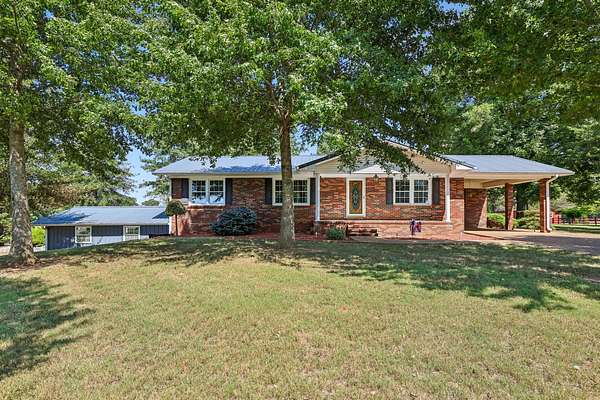 31.3 Acres of Land with Home for Sale in Morrison, Tennessee