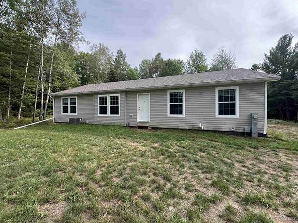 11.9 Acres of Land with Home for Sale in Iron Mountain, Michigan