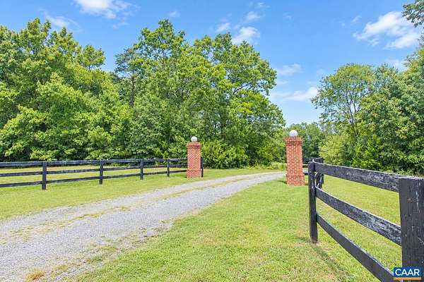 149 Acres of Land with Home for Sale in Scottsville, Virginia