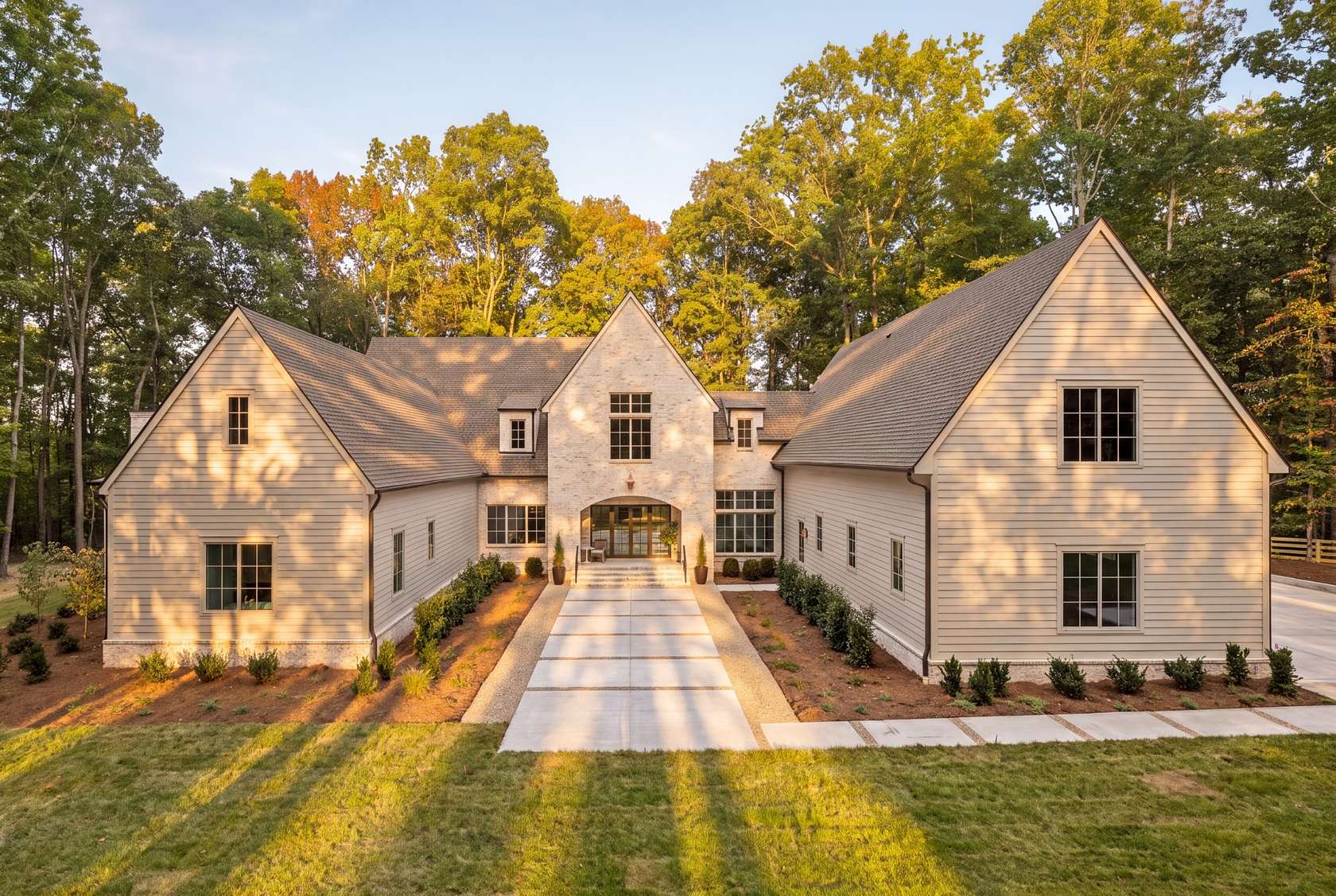 8 Acres of Land with Home for Sale in Franklin, Tennessee