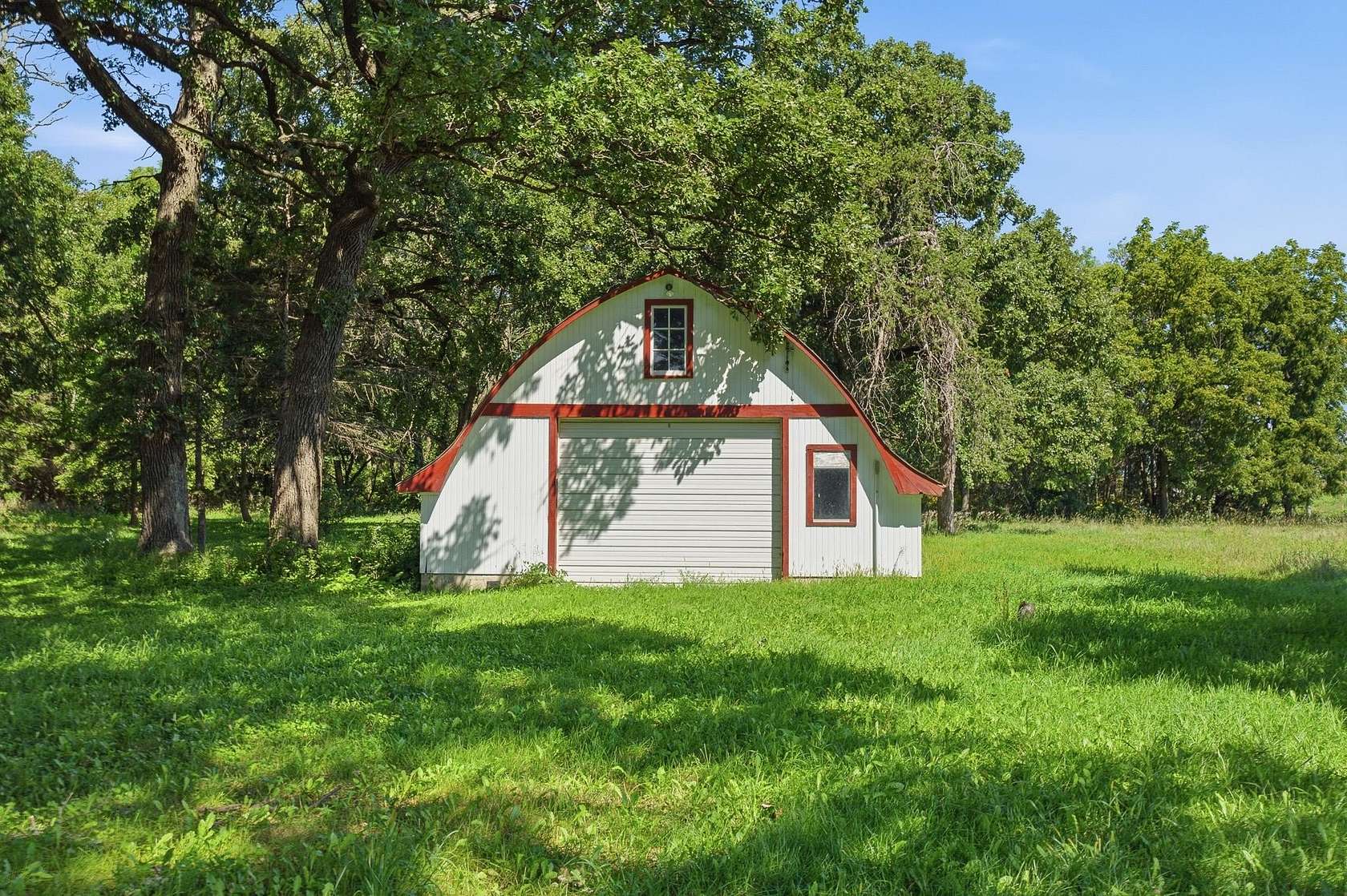 5.83 Acres of Residential Land for Sale in Blue Earth, Minnesota
