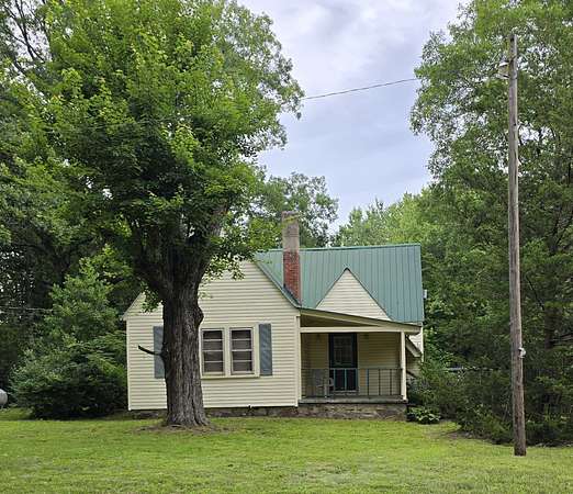 1.6 Acres of Land with Home for Sale in Monteagle, Tennessee