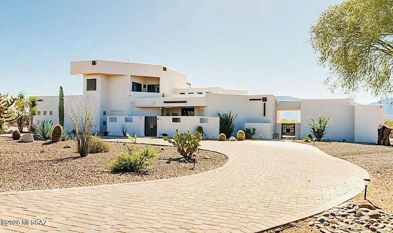 7 Acres of Land with Home for Sale in Oro Valley, Arizona