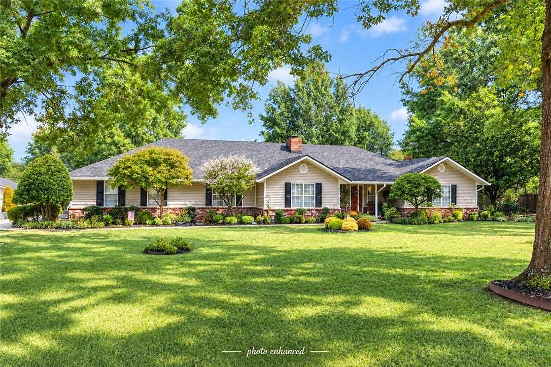 2.31 Acres of Land with Home for Sale in Springdale, Arkansas