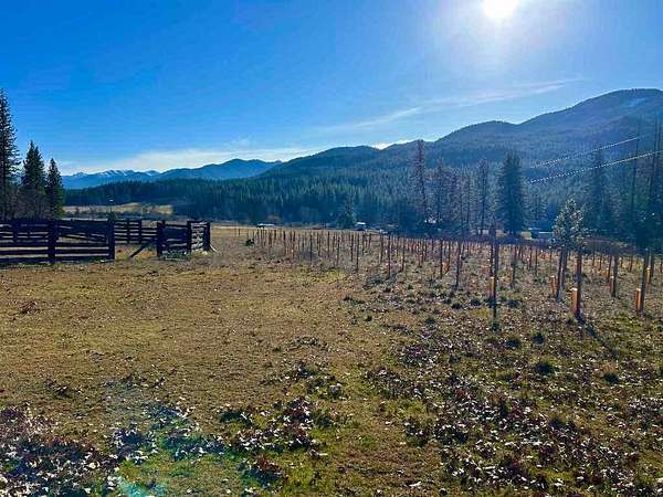 10 Acres of Land for Sale in Fort Jones, California