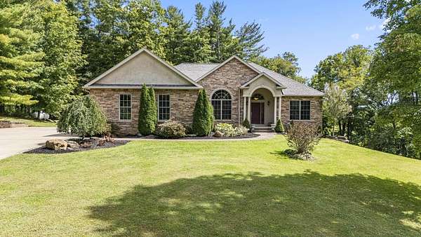 3 Acres of Land with Home for Sale in Mount Vernon, Ohio