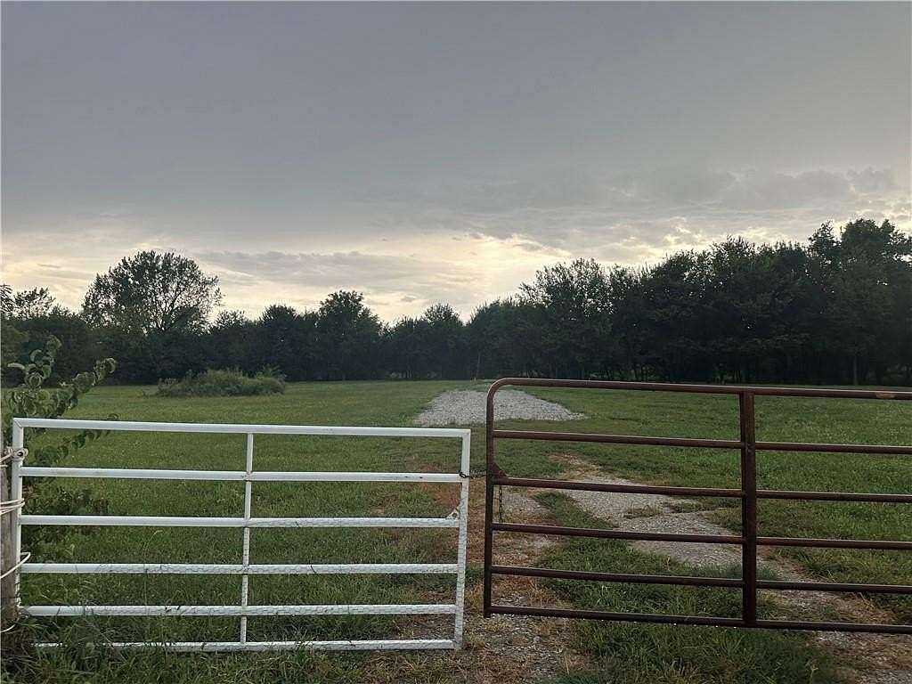 3.17 Acres of Residential Land for Sale in Louisburg, Kansas