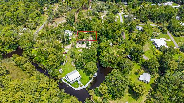 0.11 Acres of Land for Sale in Suwannee, Florida