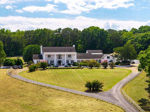32.1 Acres of Land with Home for Sale in Ooltewah, Tennessee