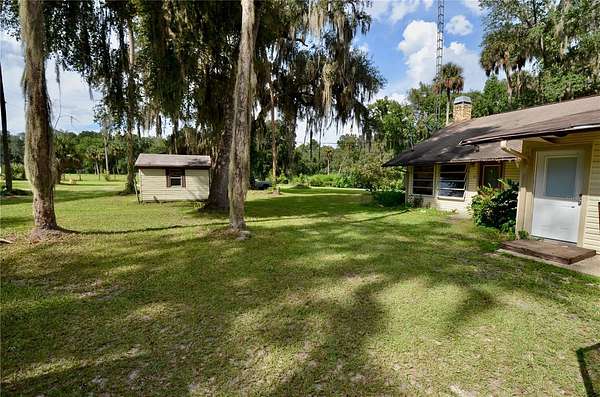 7.54 Acres of Land with Home for Sale in Hawthorne, Florida
