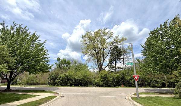 1.23 Acres of Residential Land for Sale in Naperville, Illinois