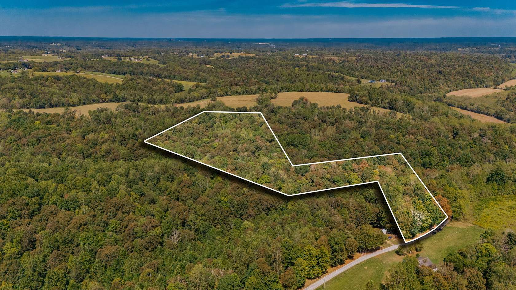 10 Acres of Recreational & Residential Land for Sale in Lafayette, Tennessee