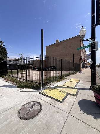 0.07 Acres of Commercial Land for Sale in Chicago, Illinois