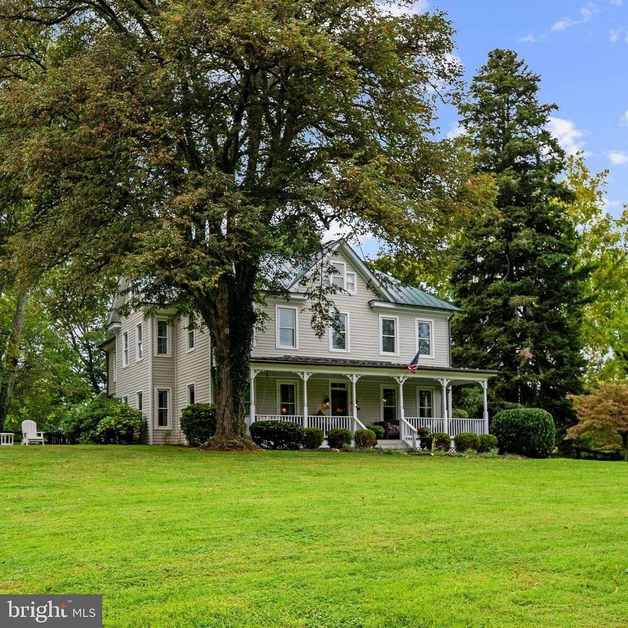 3.89 Acres of Land with Home for Sale in Paeonian Springs, Virginia