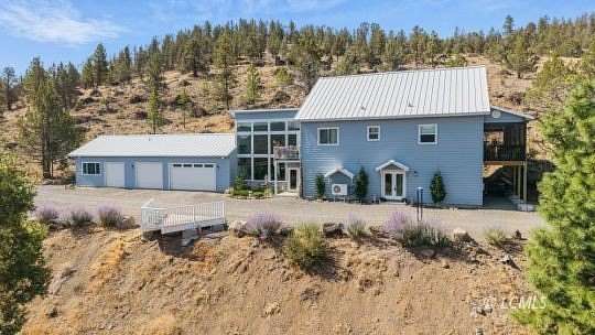 64 Acres of Land with Home for Sale in Lakeview, Oregon