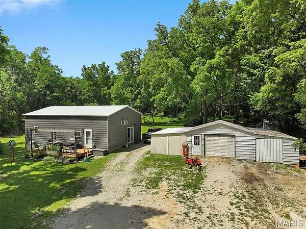 9.75 Acres of Land with Home for Sale in Hillsboro, Illinois