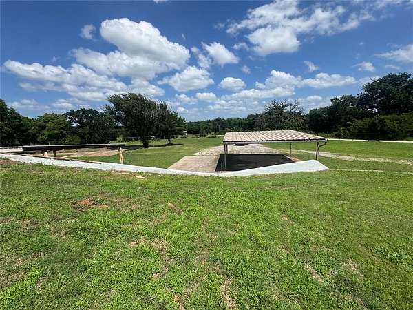 24 Acres of Land with Home for Sale in Harrah, Oklahoma