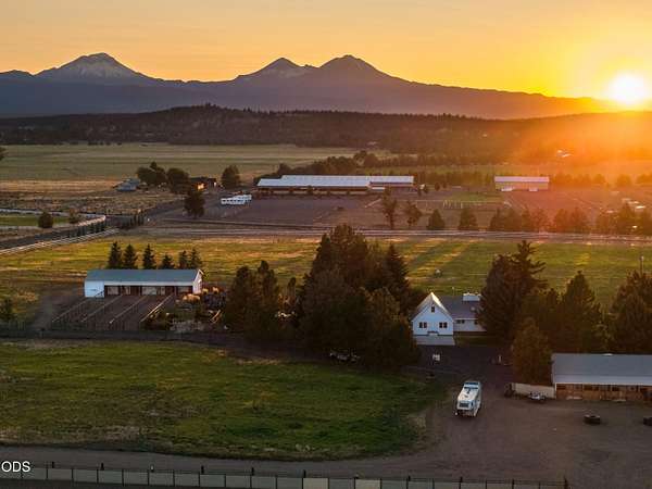 23.5 Acres of Land with Home for Sale in Bend, Oregon