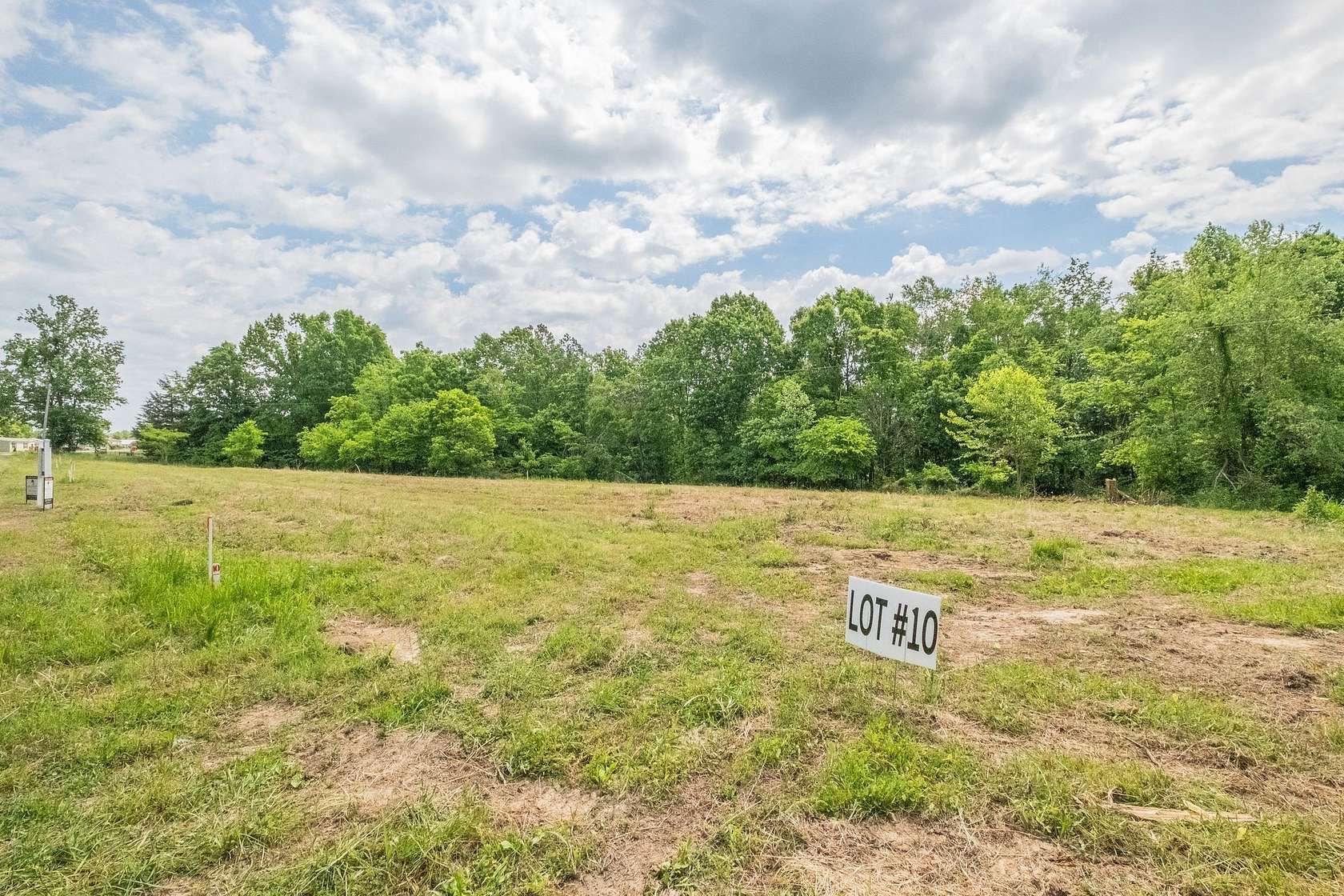 2.79 Acres of Land with Home for Sale in Westmoreland, Tennessee