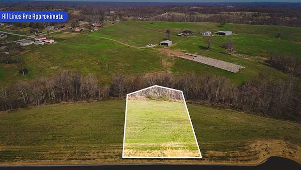 1.1 Acres of Residential Land for Auction in Westmoreland, Tennessee