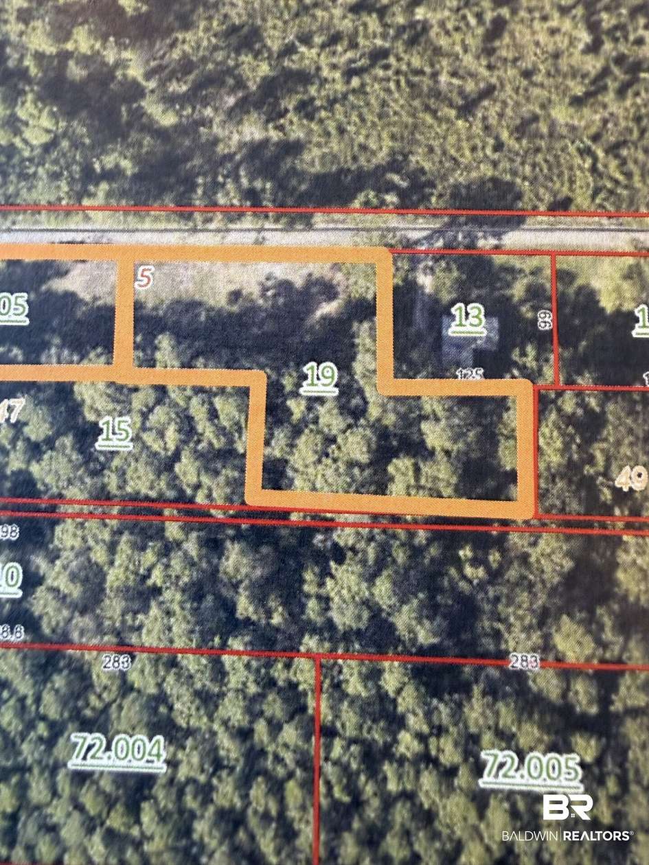 1 Acre of Land for Sale in Fairhope, Alabama