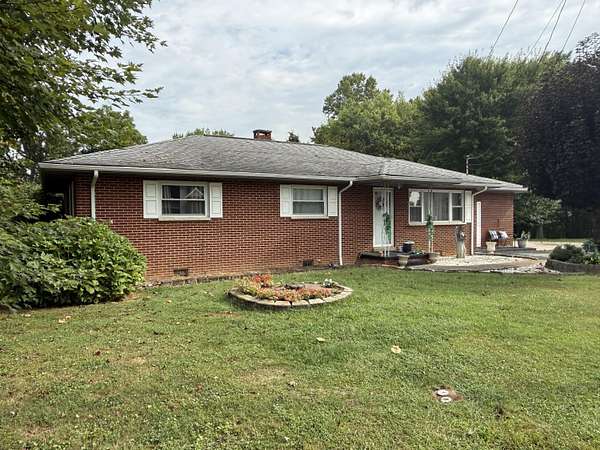 2.1 Acres of Land with Home for Sale in Barbourville, Kentucky