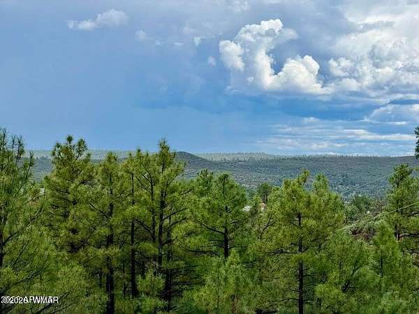 1 Acre of Residential Land for Sale in Show Low, Arizona