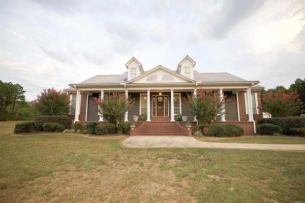 13.2 Acres of Land with Home for Sale in Camden, Arkansas