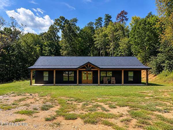 21 Acres of Recreational Land with Home for Sale in Knoxville, Tennessee
