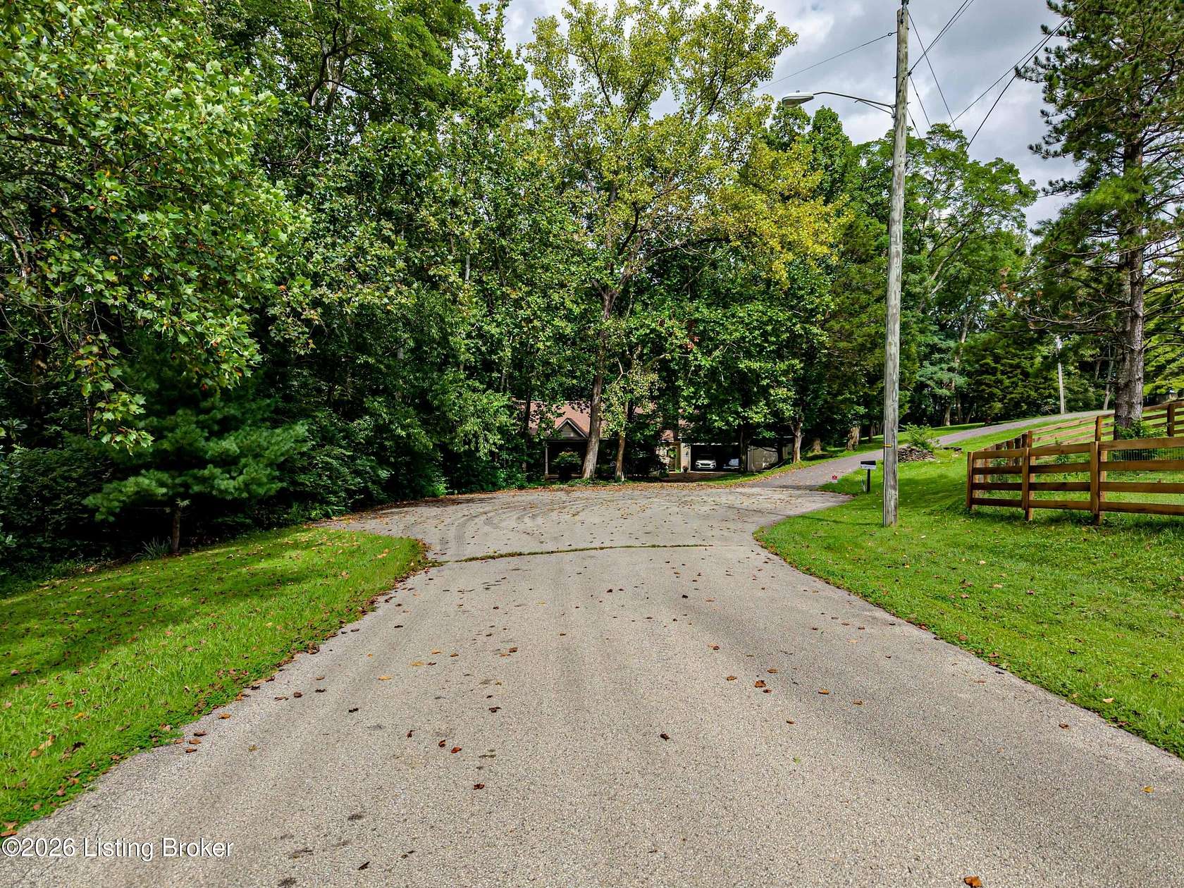 1.25 Acres of Residential Land for Sale in Crestwood, Kentucky