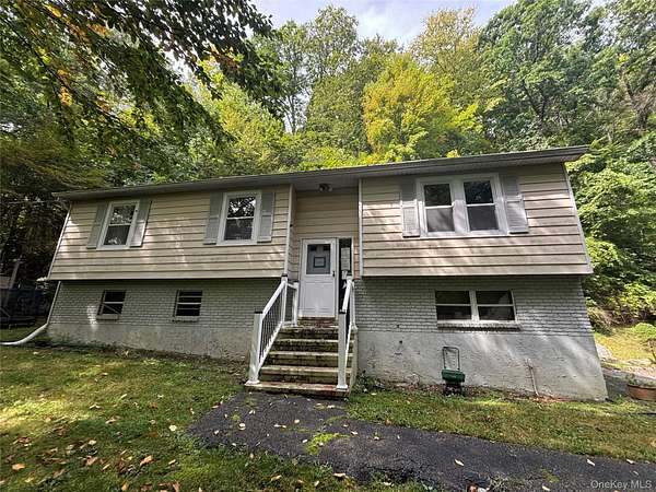 2.88 Acres of Land with Home for Sale in Putnam Valley, New York