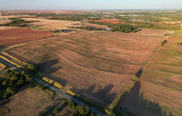 40 Acres of Agricultural Land for Sale in Piedmont, Oklahoma