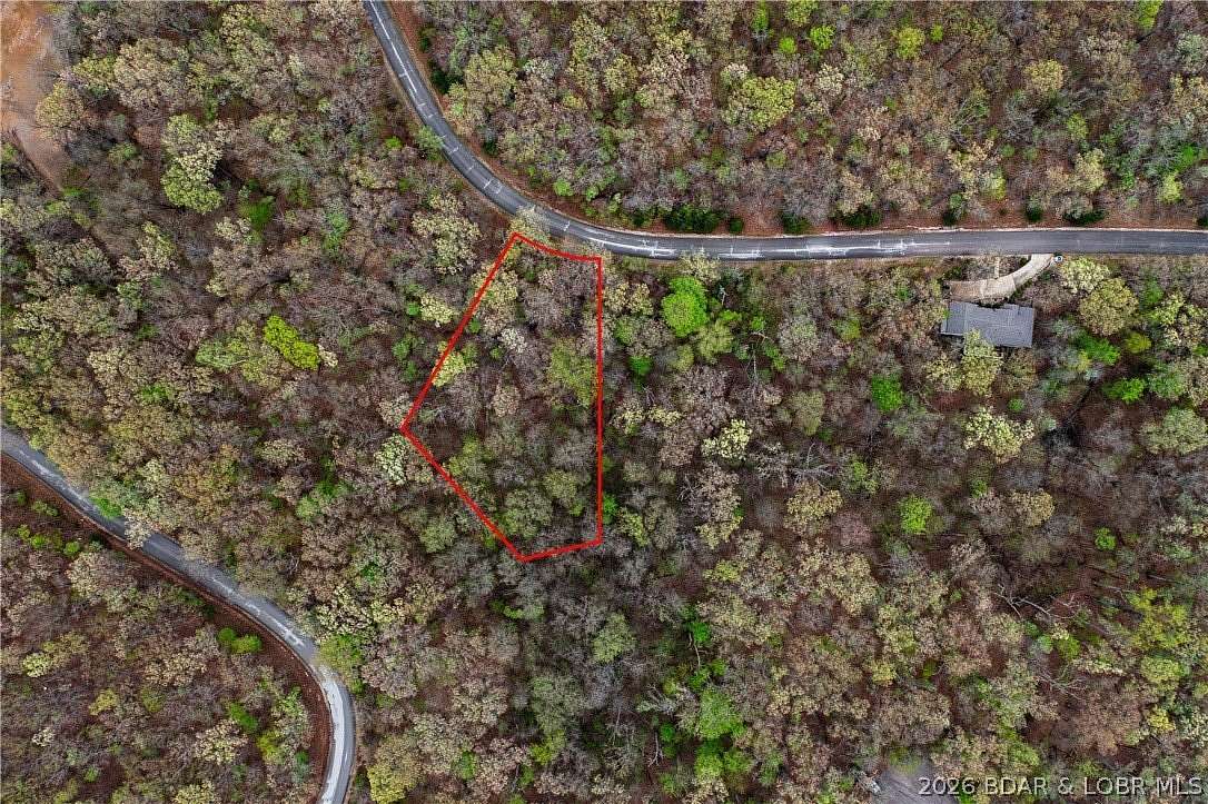 1 Acre of Residential Land for Sale in Sunrise Beach, Missouri