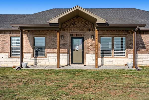 10 Acres of Land with Home for Sale in Amarillo, Texas