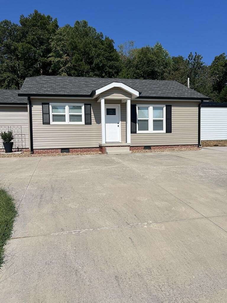 3.47 Acres of Land with Home for Lease in Rocky Face, Georgia