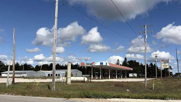 4.57 Acres of Improved Commercial Land for Sale in Manistique, Michigan