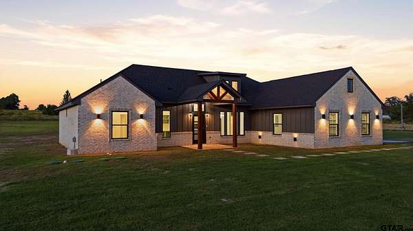 1.5 Acres of Land with Home for Sale in Murchison, Texas