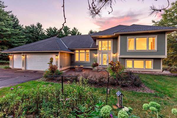 2.5 Acres of Land with Home for Sale in Stillwater, Minnesota