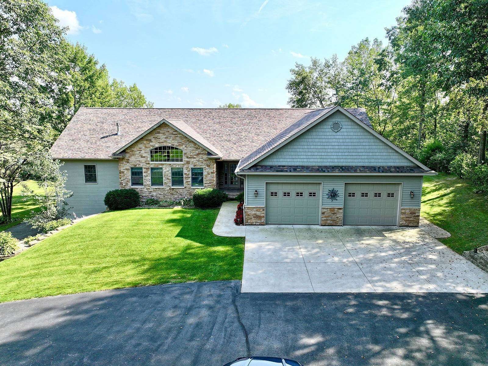 5 Acres of Land with Home for Auction in Wolcottville, Indiana