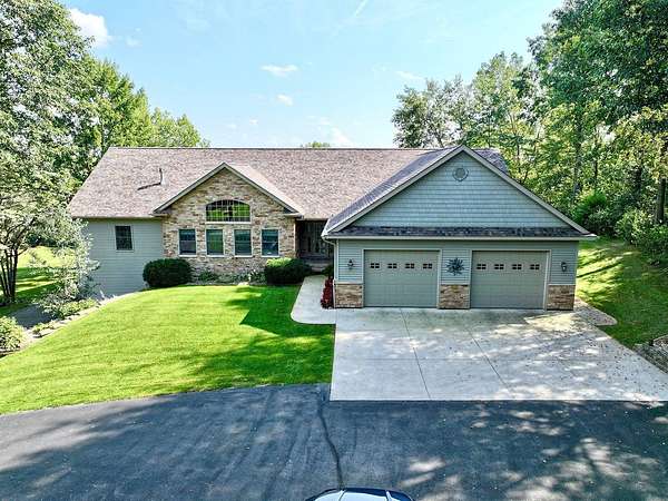 5 Acres of Land with Home for Auction in Wolcottville, Indiana